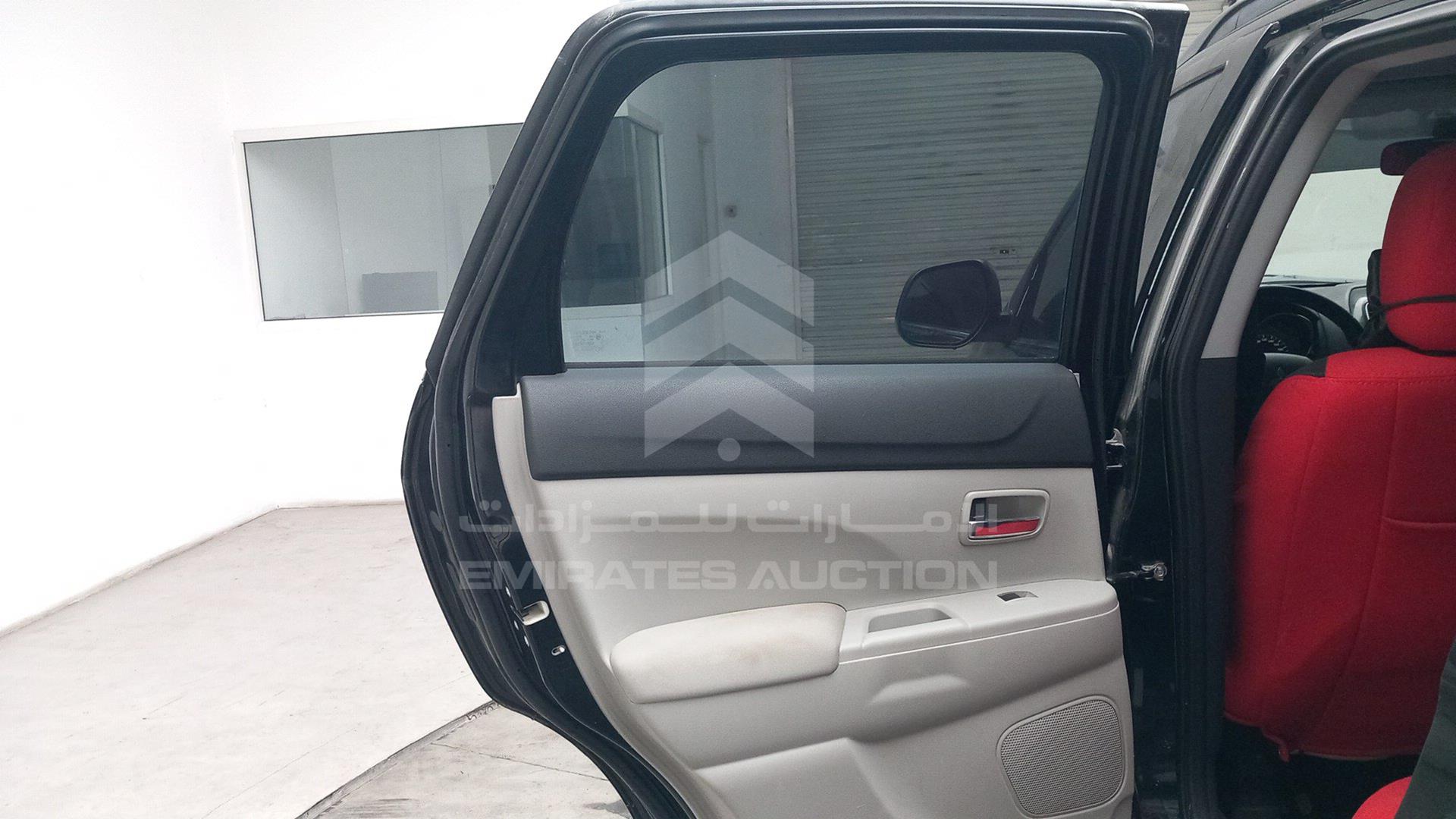 2017 MITSUBISHI ASX VIN: JE4LP21U2HZ701187