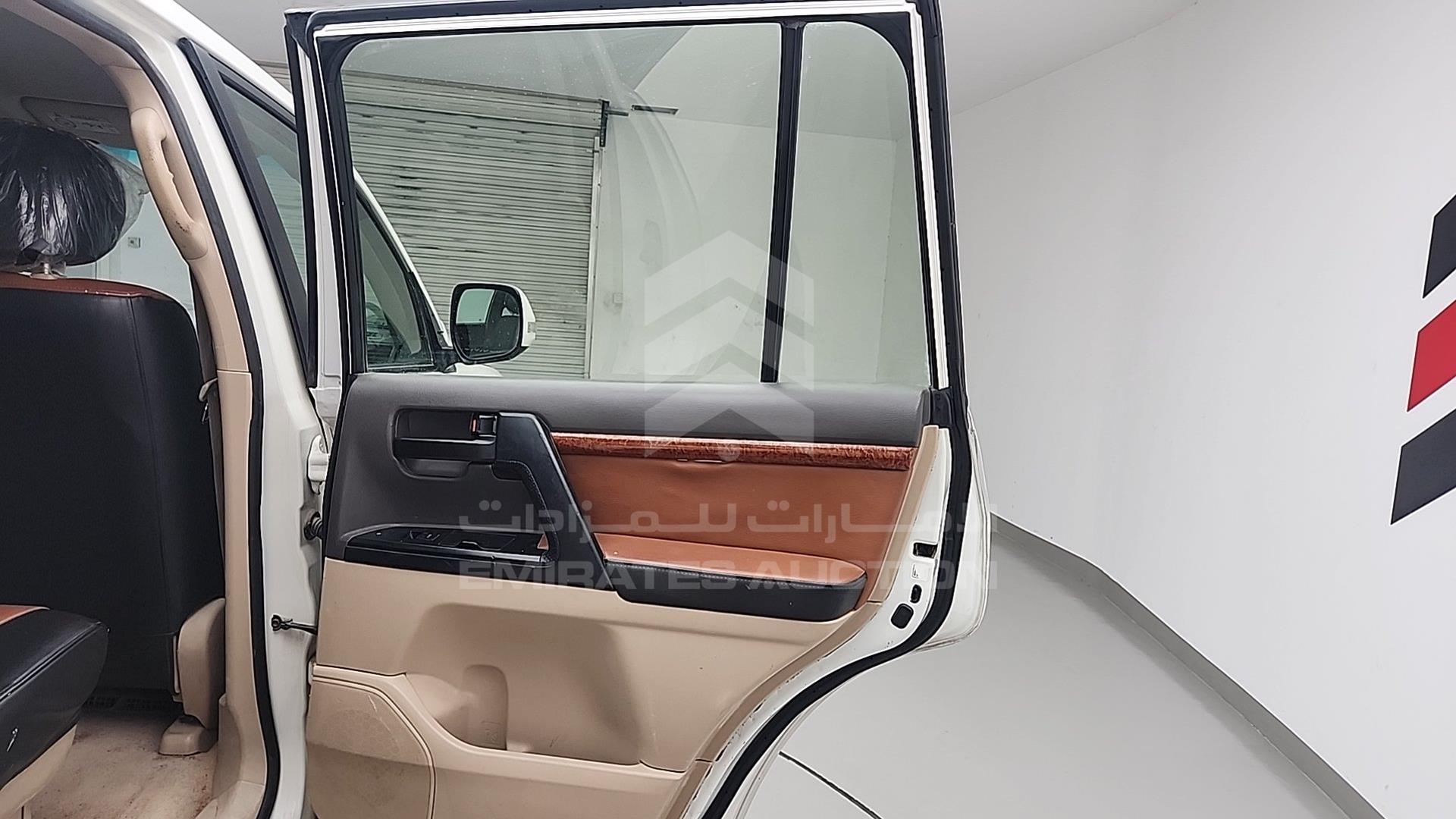 2015 TOYOTA LAND CRUISER VIN: JTMHU09J3F5097838
