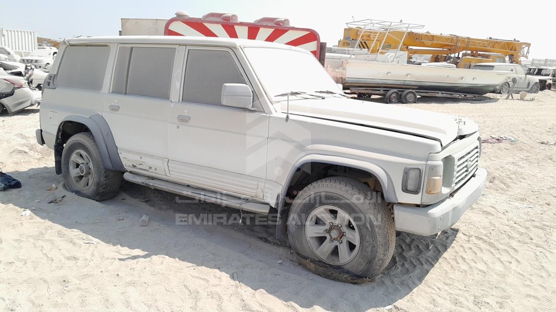 نيسان Abarth 695 1995 — الزاوية الأمامية اليمنى — صورة 9