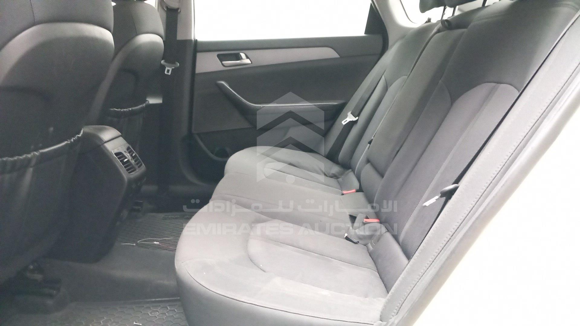 2019 HYUNDAI SONATA HYBRID VIN: KMHE24139KA093092