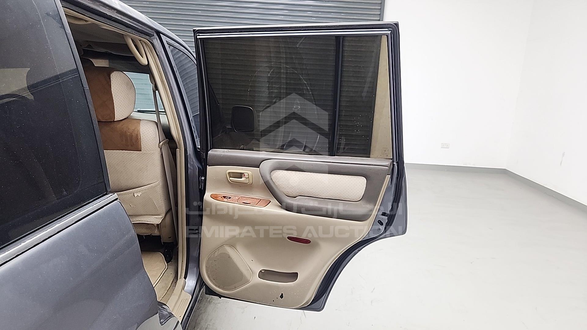 2000 TOYOTA LAND CRUISER VIN: JT3HJ09J2Y0017426