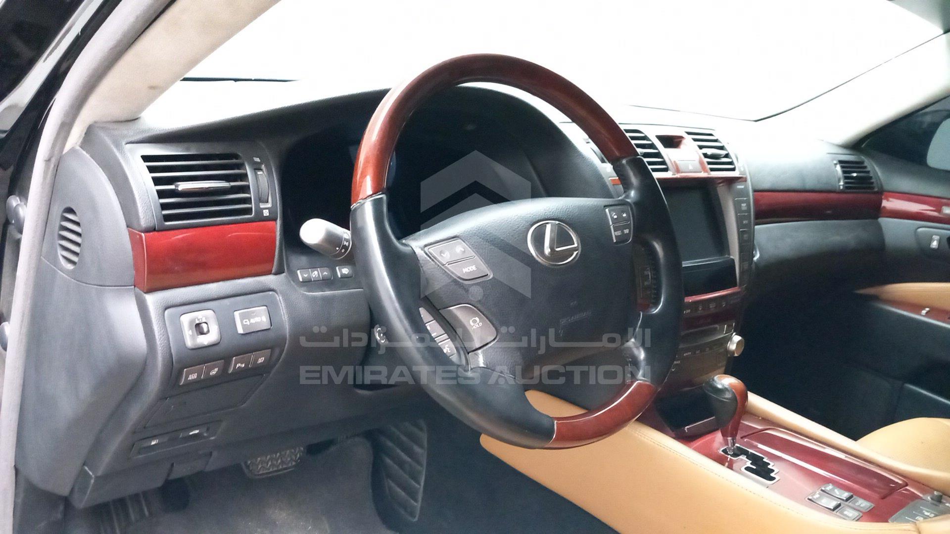 2010 LEXUS LS 460 L VIN: JTHDL5EF9A5002738