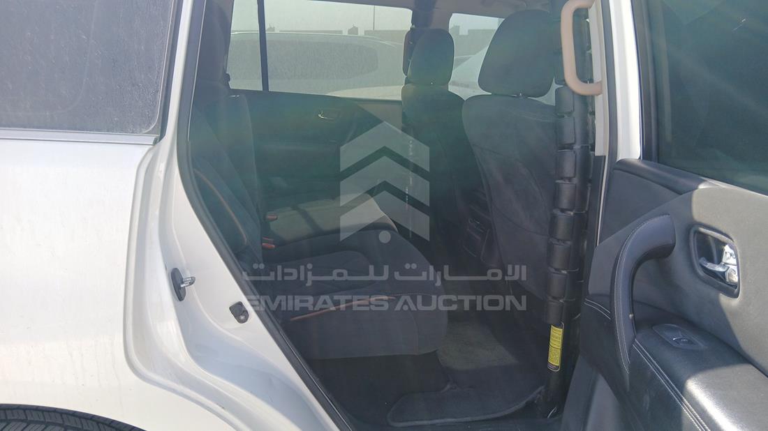 نيسان باترول 2019 — زاوية الراكب الخلفي اليمنى — صورة 20