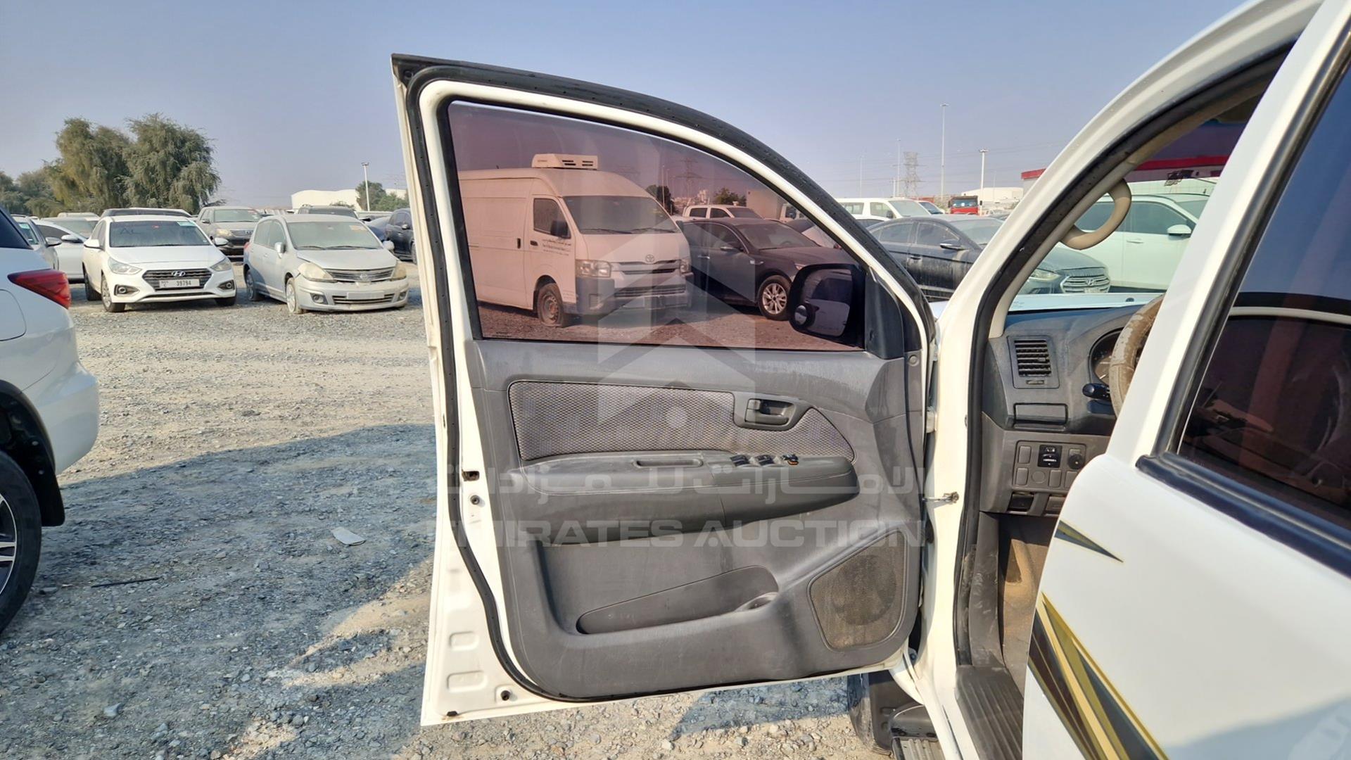 2015 TOYOTA HILUX VIN: MR0FX22G7F1144029