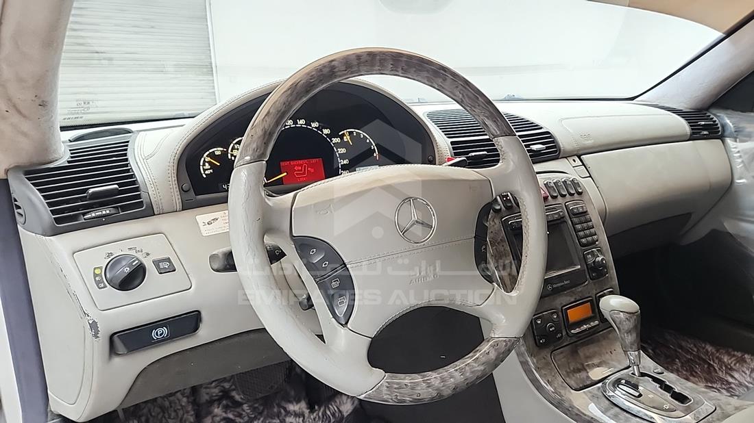 مرسيدس سى ال 600 2002 — زاوية الواجهة الكاملة — صورة 16