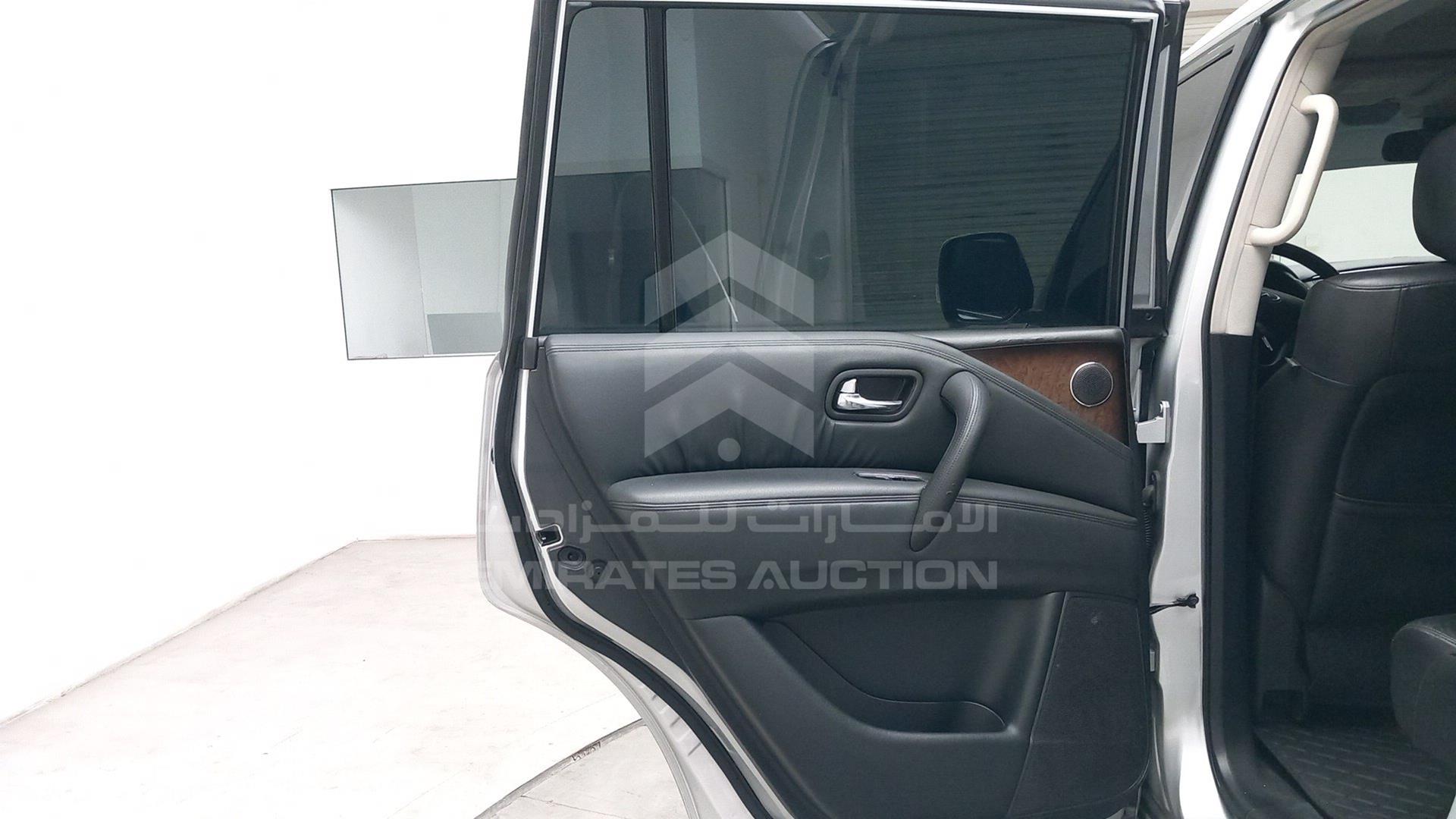 2011 INFINITI QX56 VIN: JNRAZ25Y2B9000763