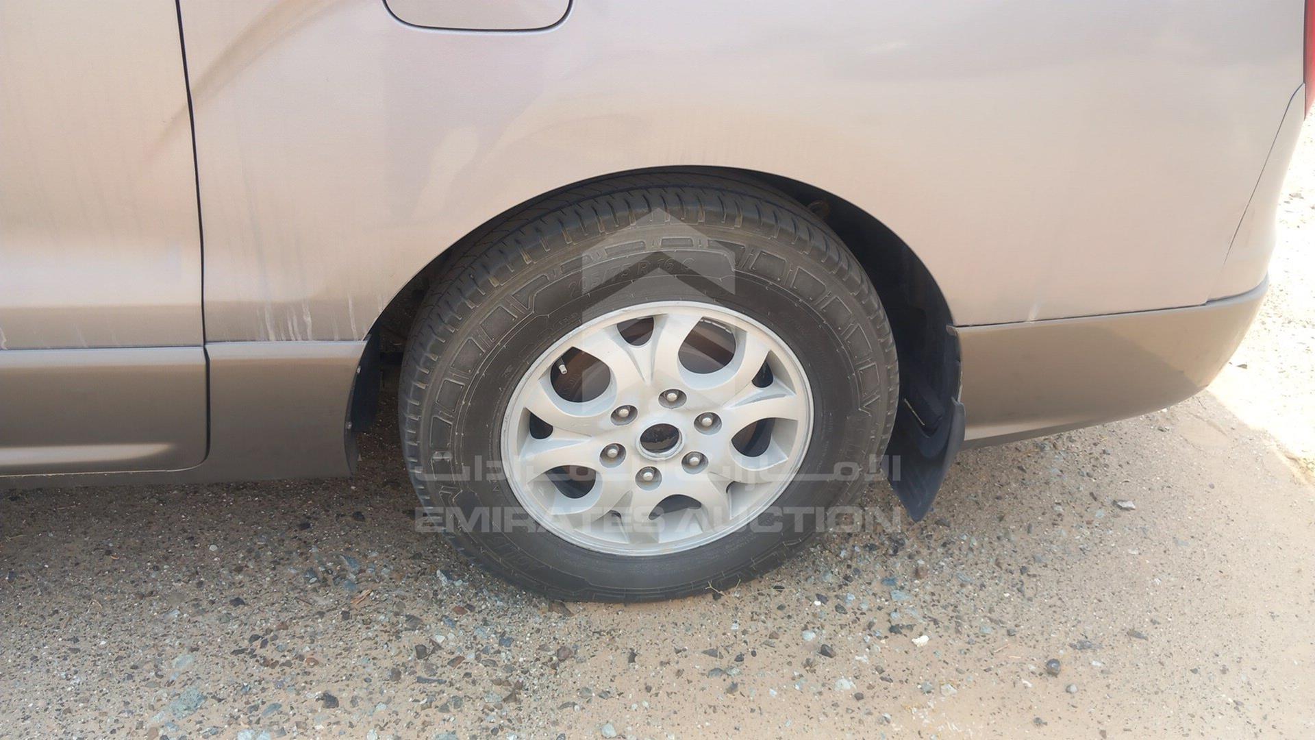 2012 HYUNDAI H1 VIN: KMHWH81R3CU337401