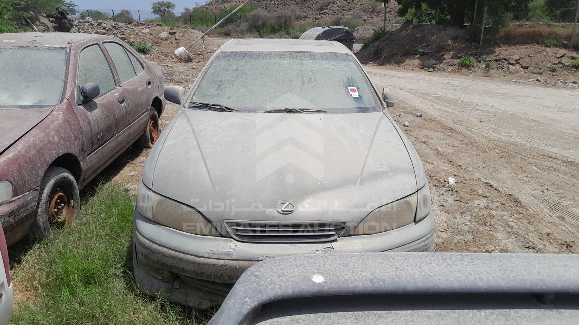 2001 LEXUS ES 300 VIN: JT8BF28G710307881