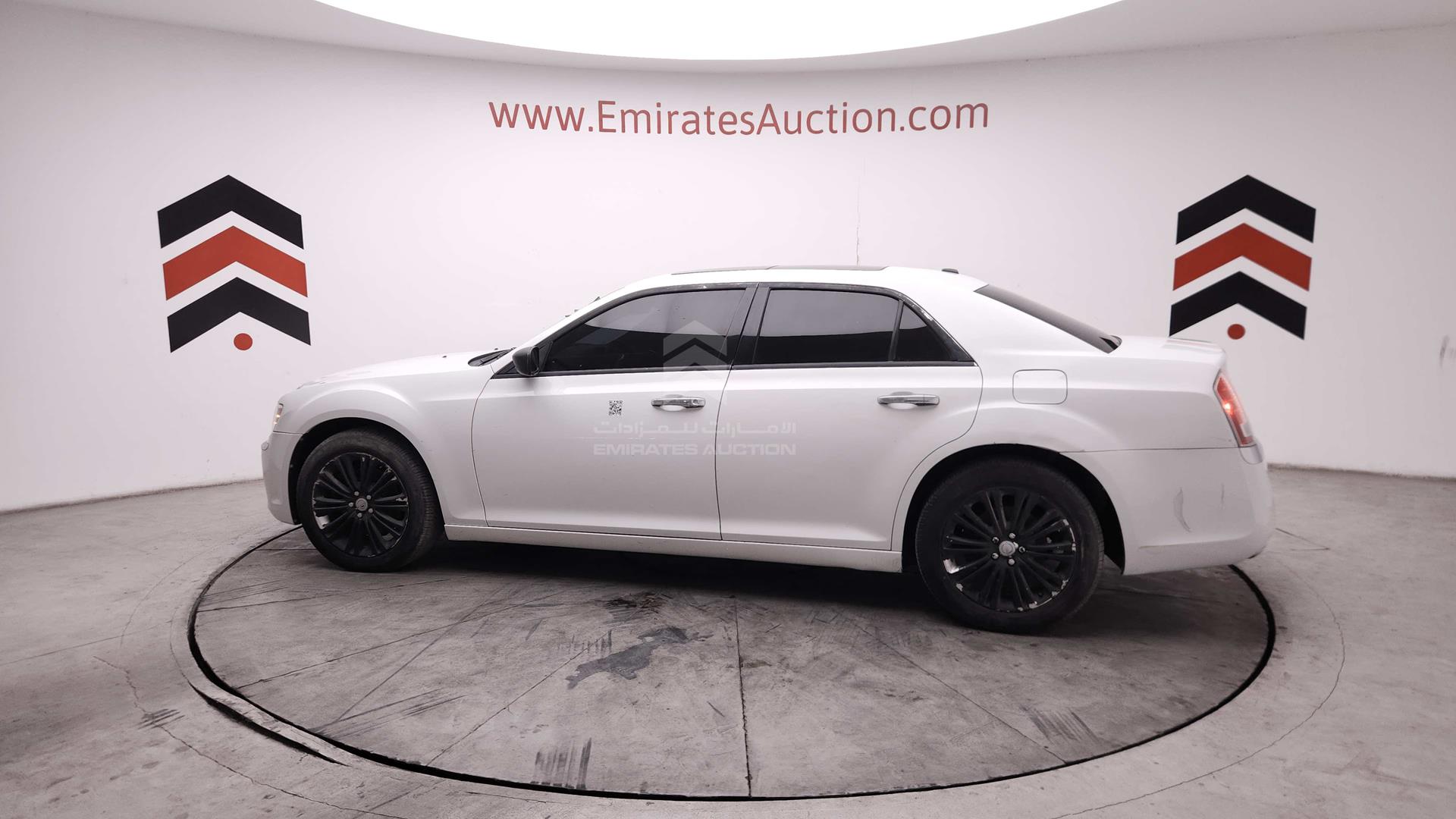 2014 CHRYSLER 300 C VIN: 2C3CCAKGXEH235923