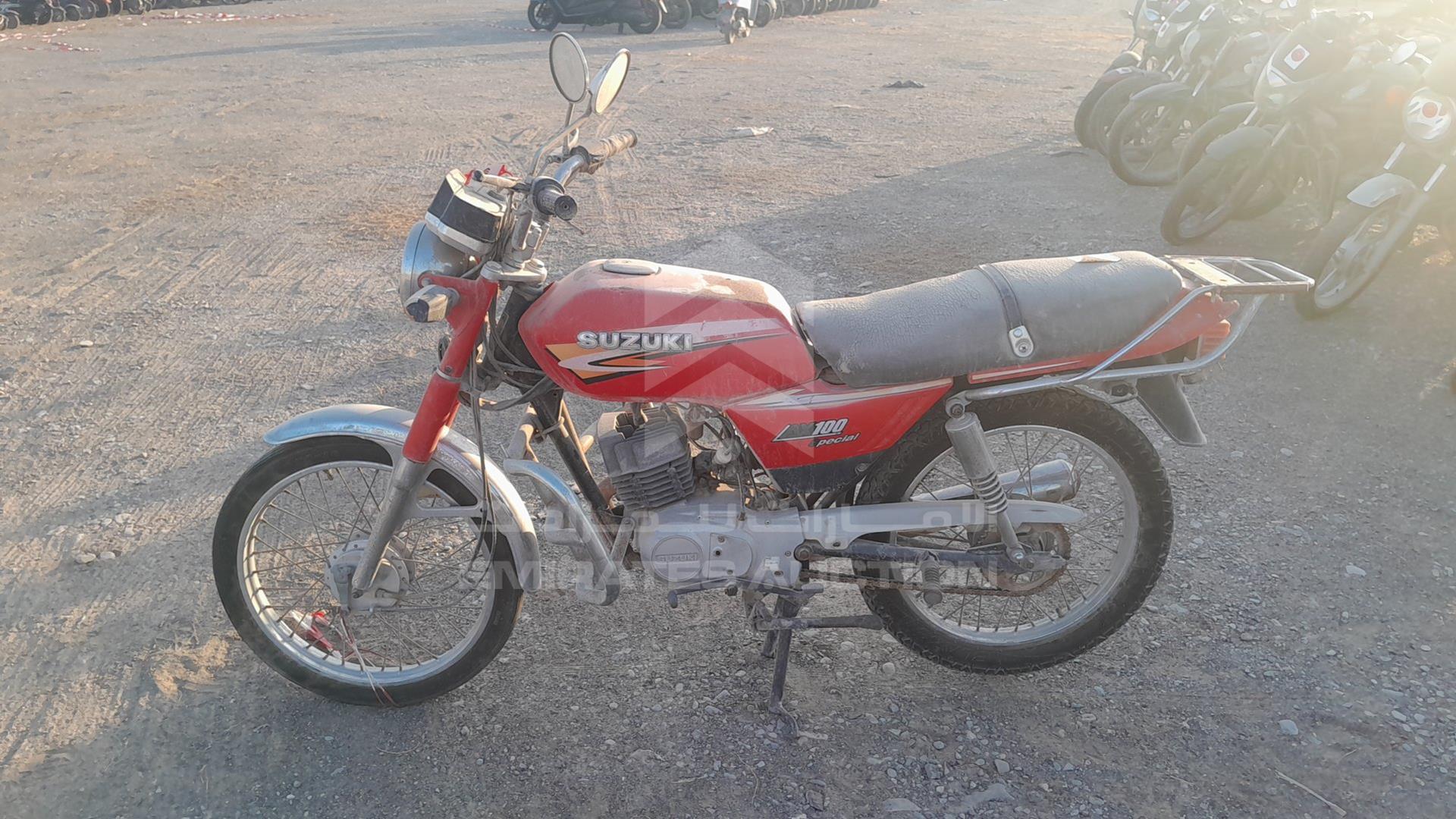 2007 SUZUKI MOTORBIKE VIN: LC6PAGA1070849692