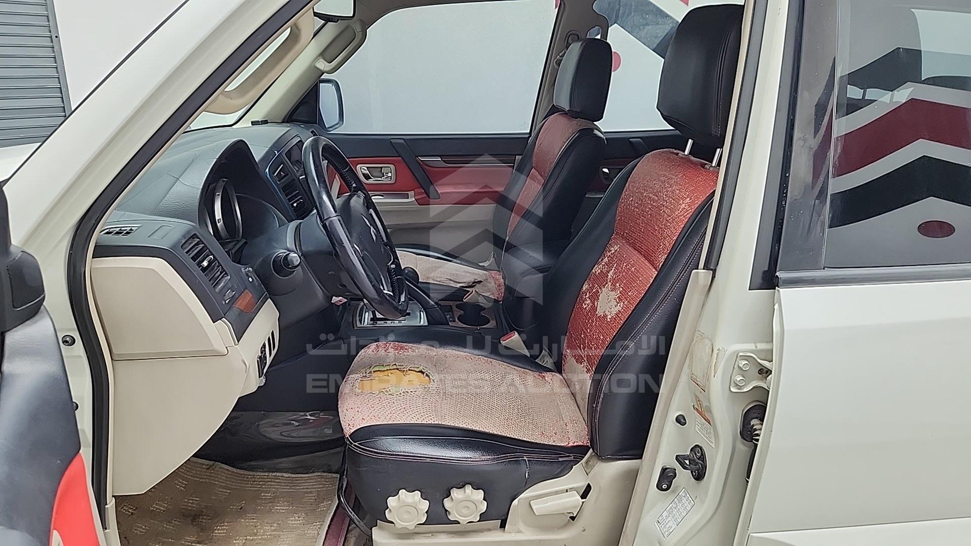 2009 MITSUBISHI PAJERO VIN: JMYLRV93W9J703606
