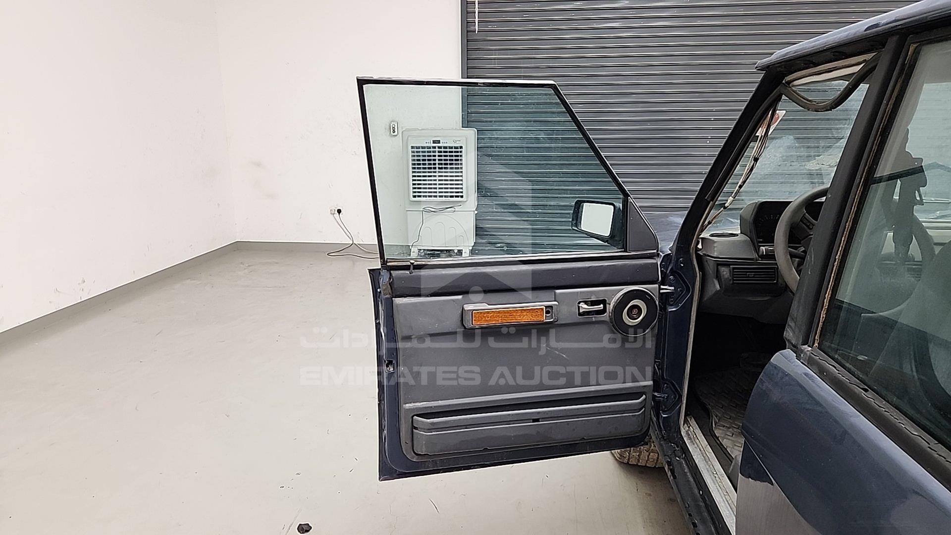 1987 LAND ROVER RANGE ROVER VIN: SALHV1140HA296647