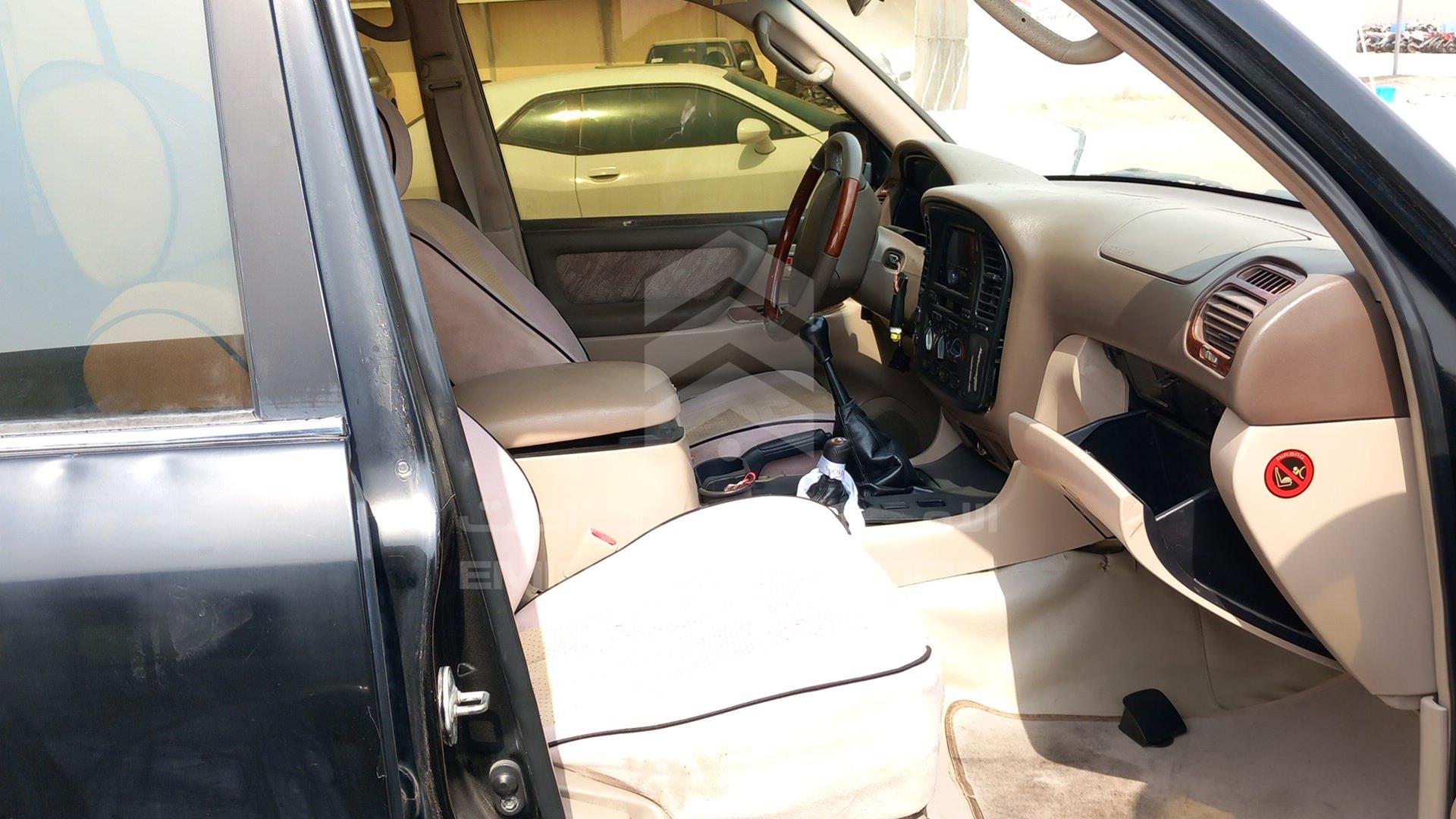 2000 TOYOTA LAND CRUISER VIN: JT3HJ09J1Y0025212