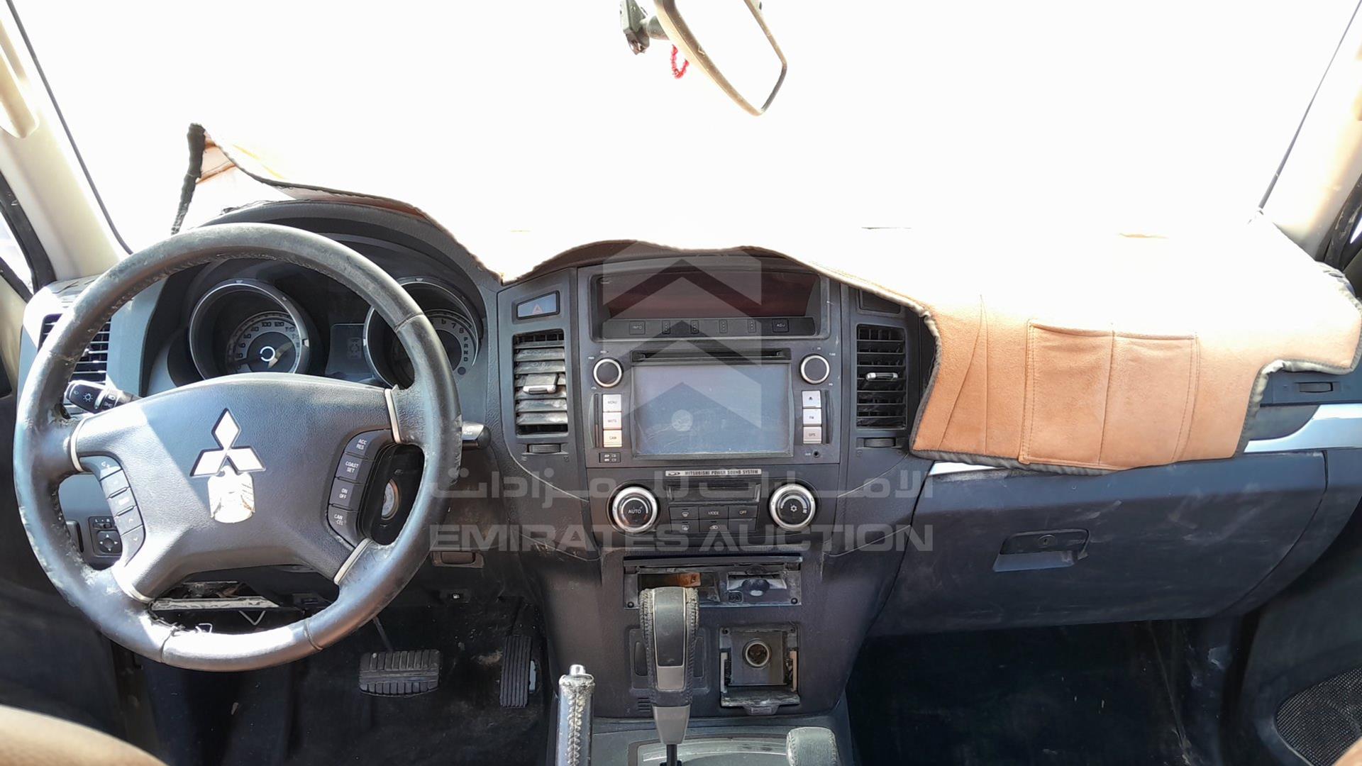 2010 MITSUBISHI PAJERO VIN: JMYMRV85WAJ701504