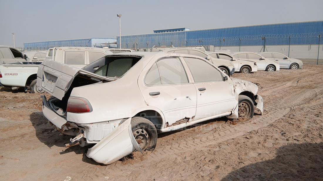 نيسان صني 2000 — الزاوية الخلفية اليمنى — صورة 9