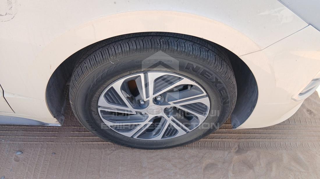 هيونداي سوناتا هجينة 2021 — الإطار الأمامي الأيمن — صورة 29