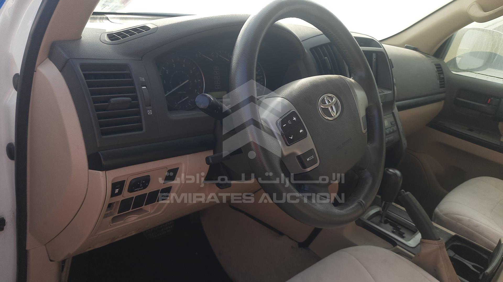 2013 TOYOTA LAND CRUISER VIN: JTMDU09J3D5072014