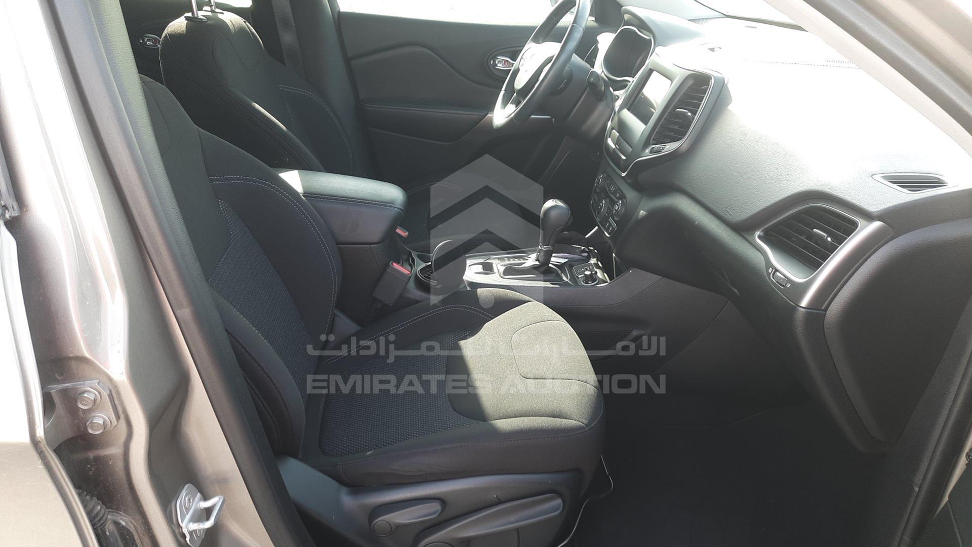 2019 JEEP CHEROKEE VIN: 1C4PJLAX4KD403712
