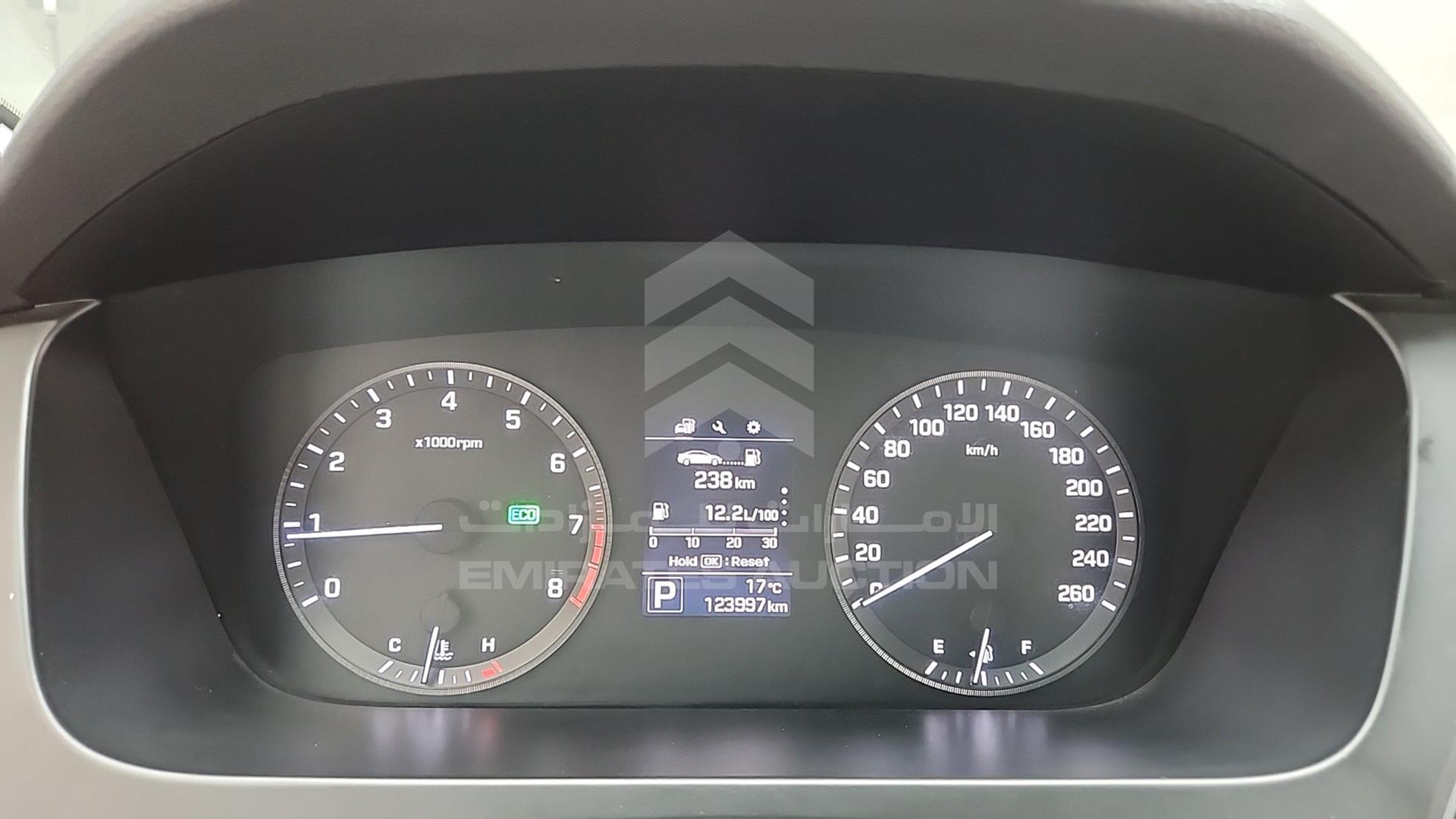 2015 HYUNDAI SONATA VIN: KMHE241G3FA055916