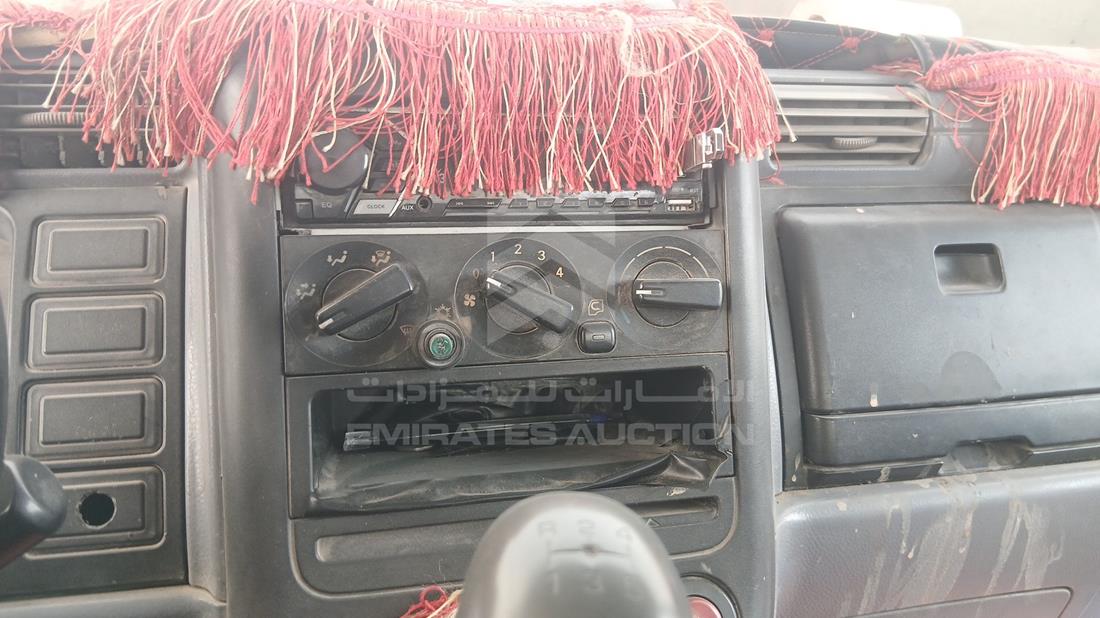ميتسوبيشي كانتر 2006 — نظم الترفيه وكاميرا المراقبة والملاحة — صورة 16