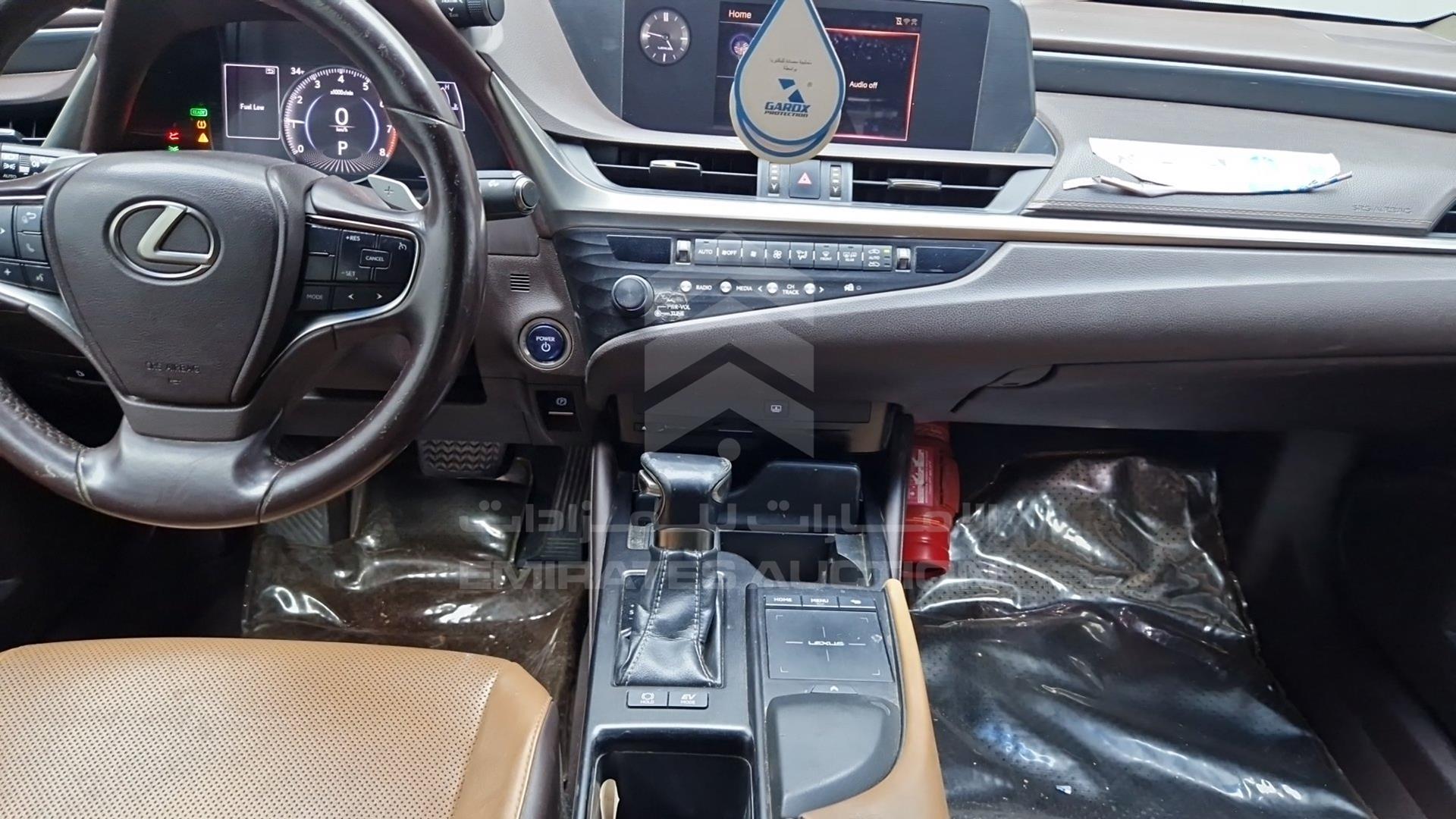 2019 LEXUS ES 300H VIN: JTHB21B11K2011898