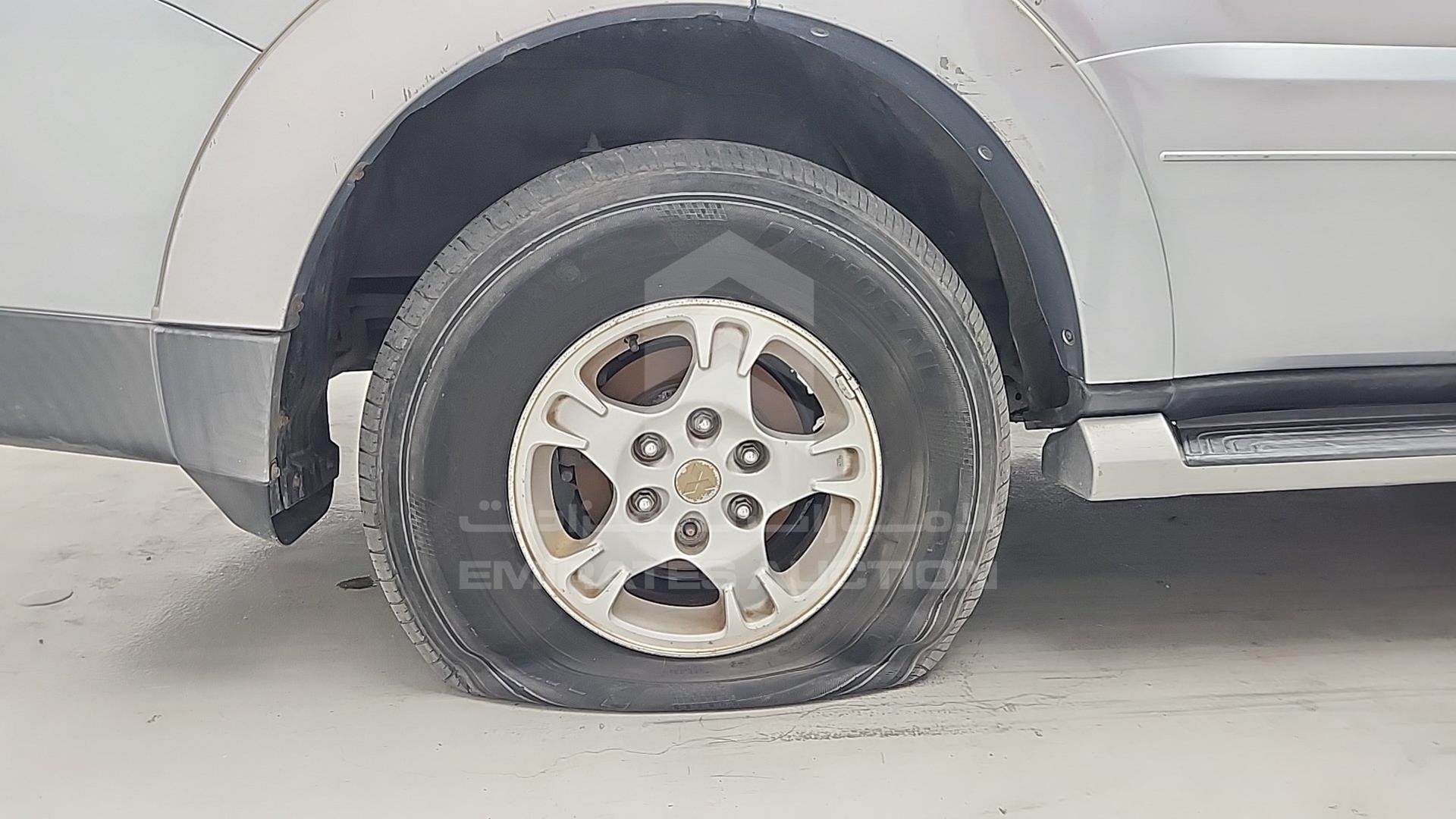 2008 MITSUBISHI PAJERO VIN: JMYLRV93W8J720356
