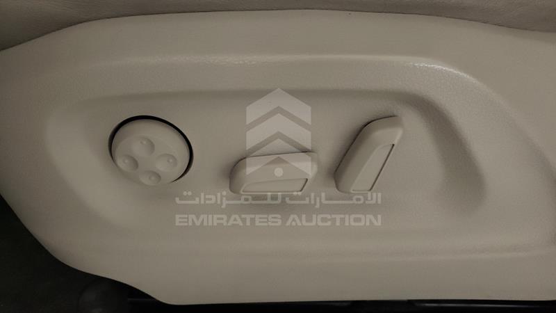 WAUKF68R29A022132 Auction: EmiratesAuction Lot: 405536 WAUKF68R29A022132 Audi Q5 2009 GREY Photo 18