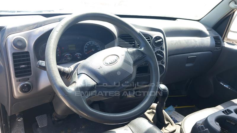 KNCWJ272XE7823774 Auction: EmiratesAuction Lot: 406614 KNCWJ272XE7823774 Kia K4000 2014 WHITE Photo 16