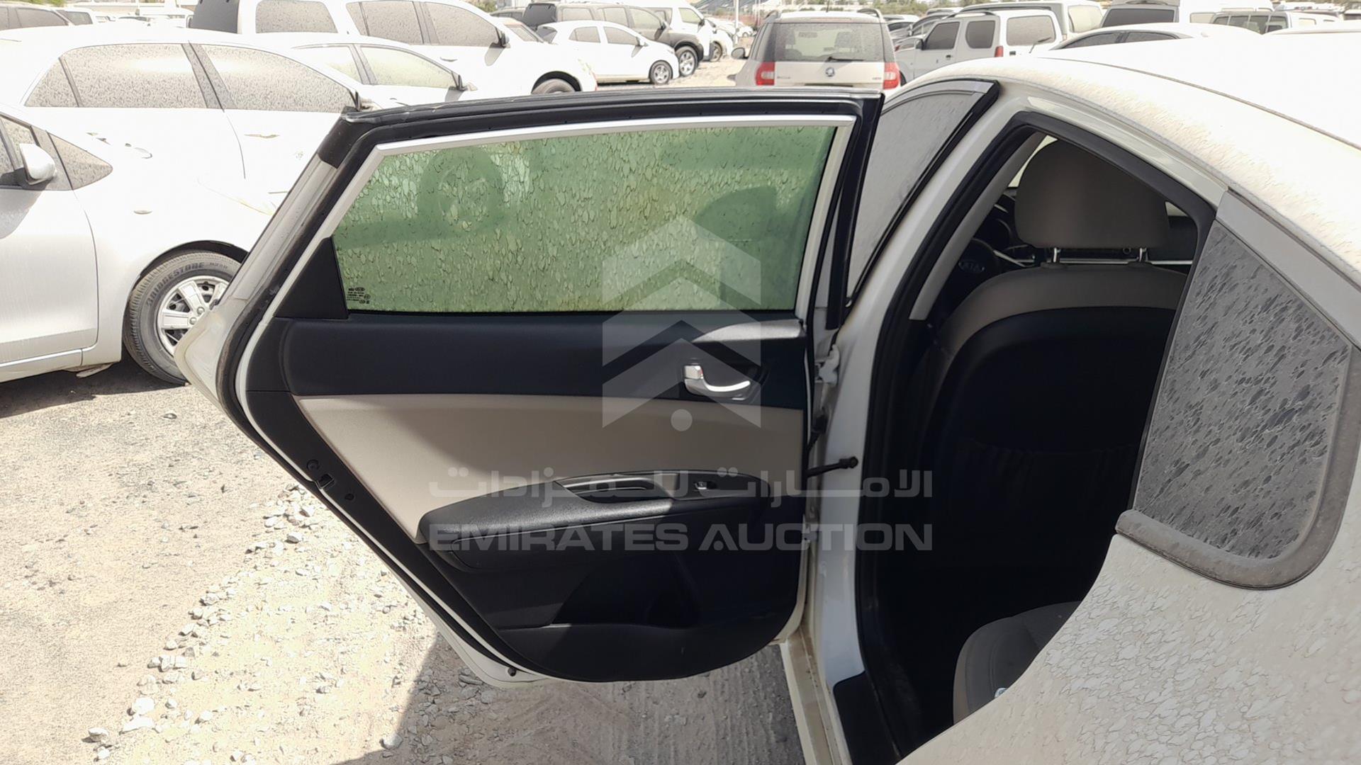 2019 KIA OPTIMA VIN: KNAGT4110K5328641