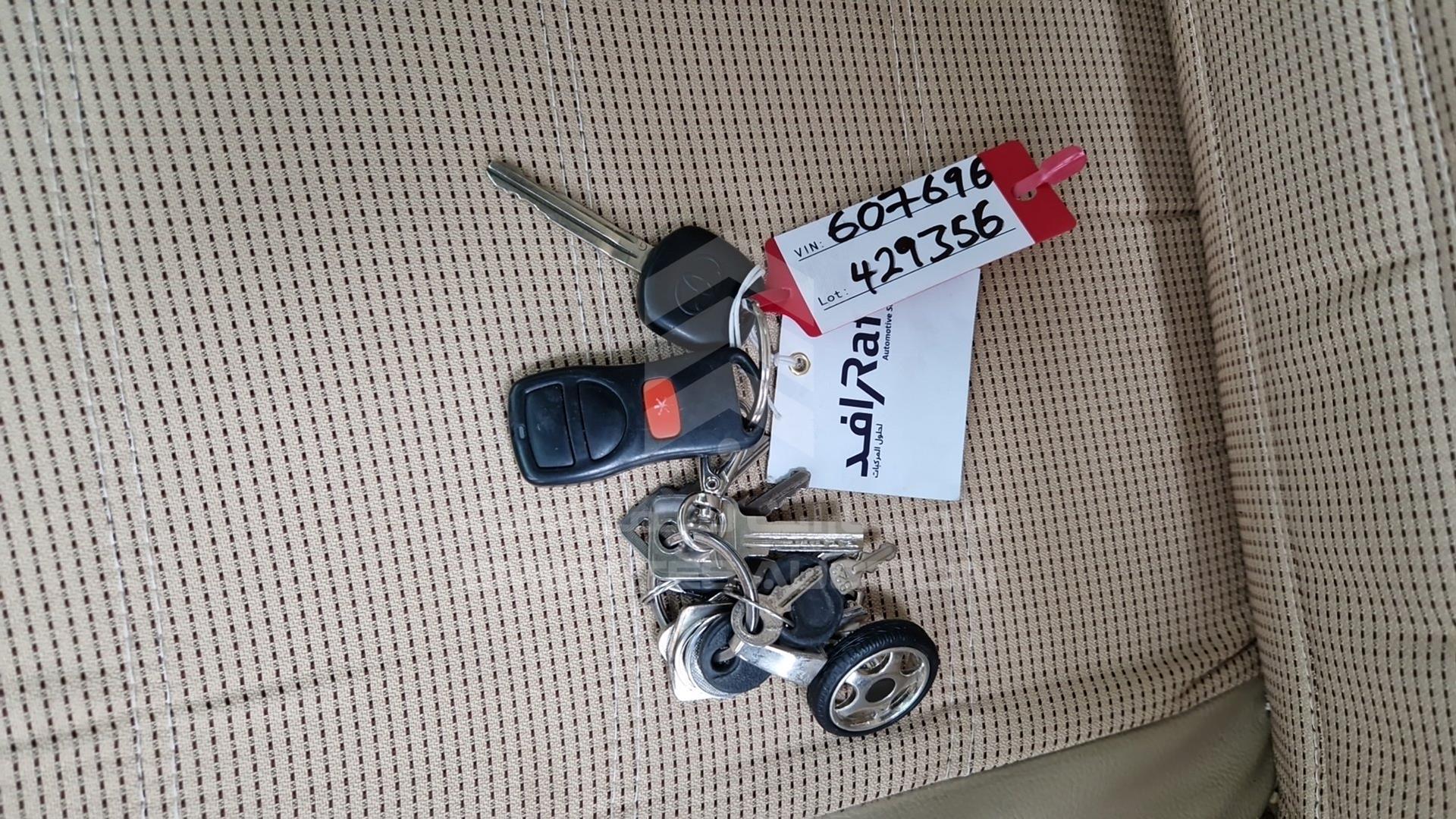 2013 TOYOTA COROLLA VIN: RKLBV42E1D4607696