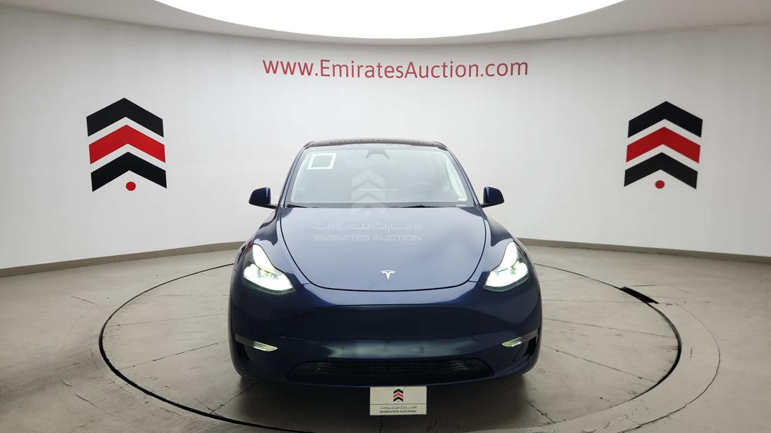 تيسلا Model Y 2024 — عرض بزاوية 360 درجة