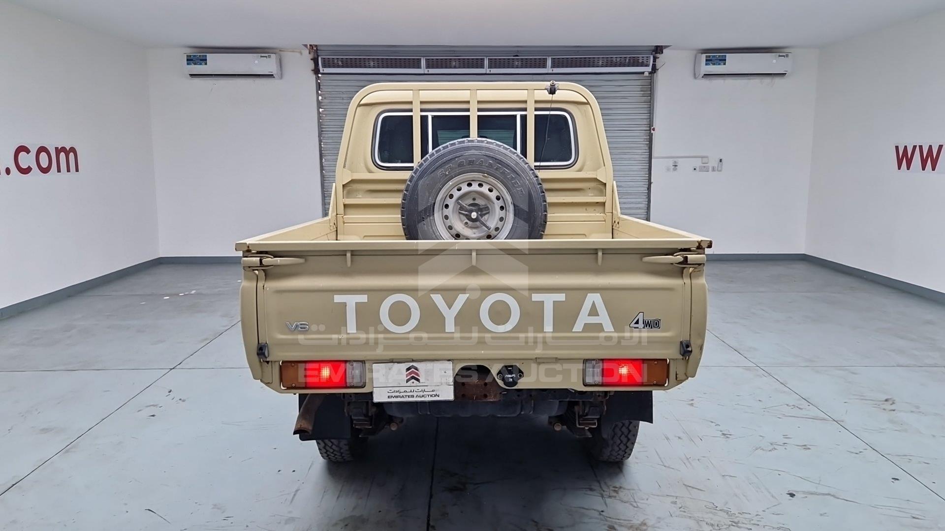 2018 TOYOTA LAND CRUISER VIN: JTFBU71J4J7061431