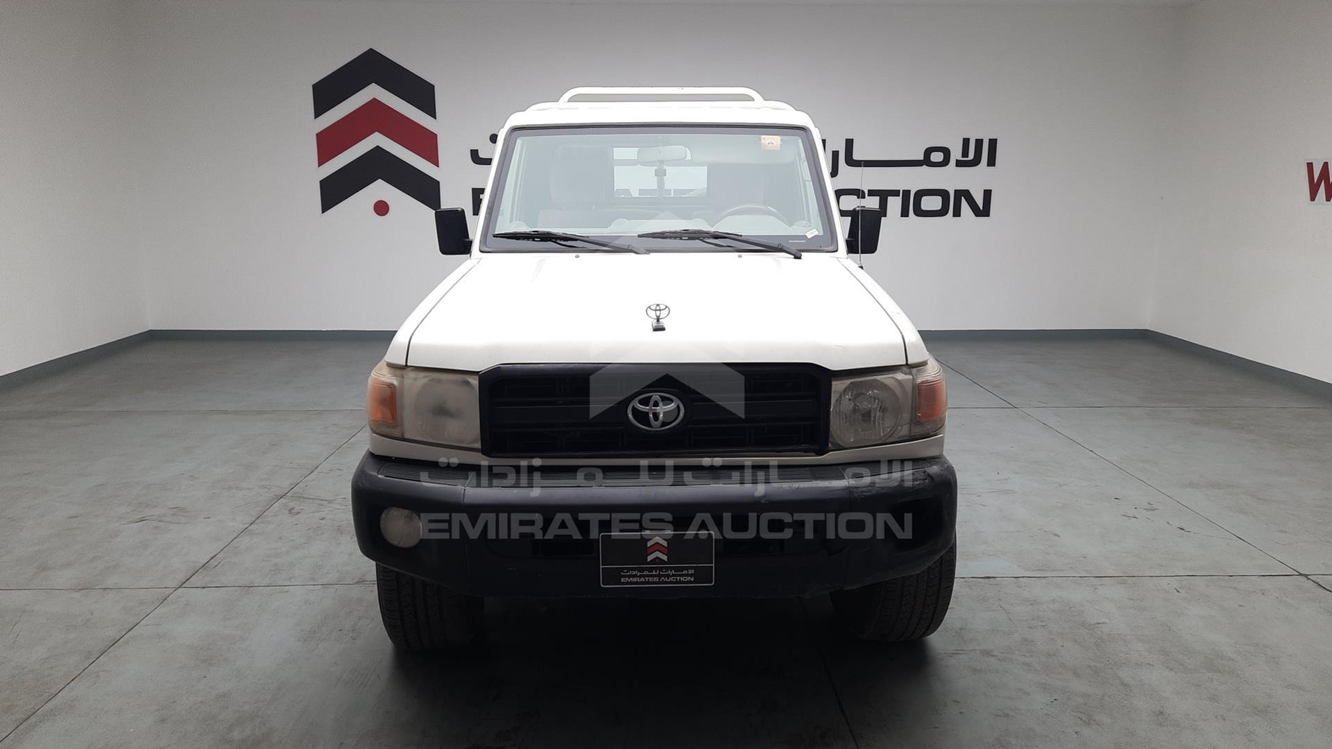 2010 TOYOTA LAND CRUISER VIN: JTFLU71J6A4302704