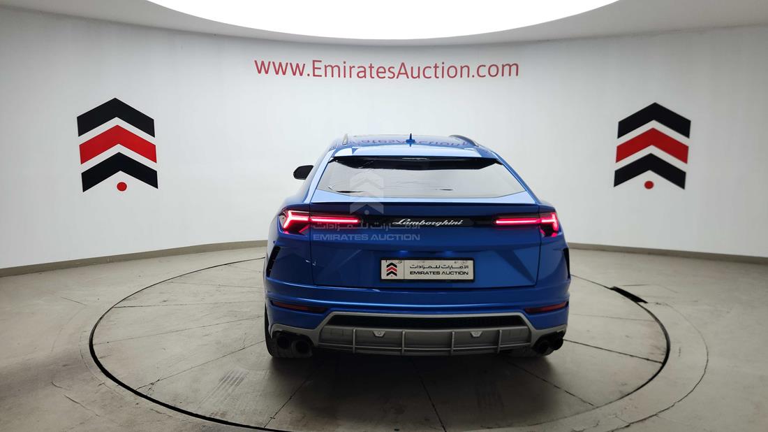 2021 Lamborghini Urus — Rear View — Photo 10