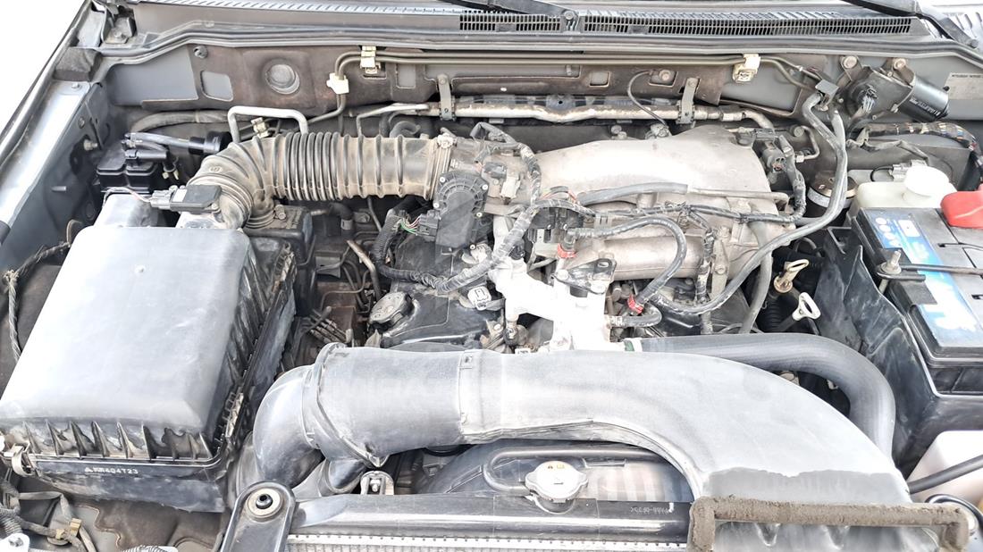 2017 Mitsubishi Pajero — Engine Bay — Photo 30