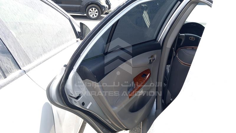 RKLBC42E7B4582063 Auction: EmiratesAuction Lot: 404958 RKLBC42E7B4582063 Toyota Corolla 2011 SILVER Photo 18