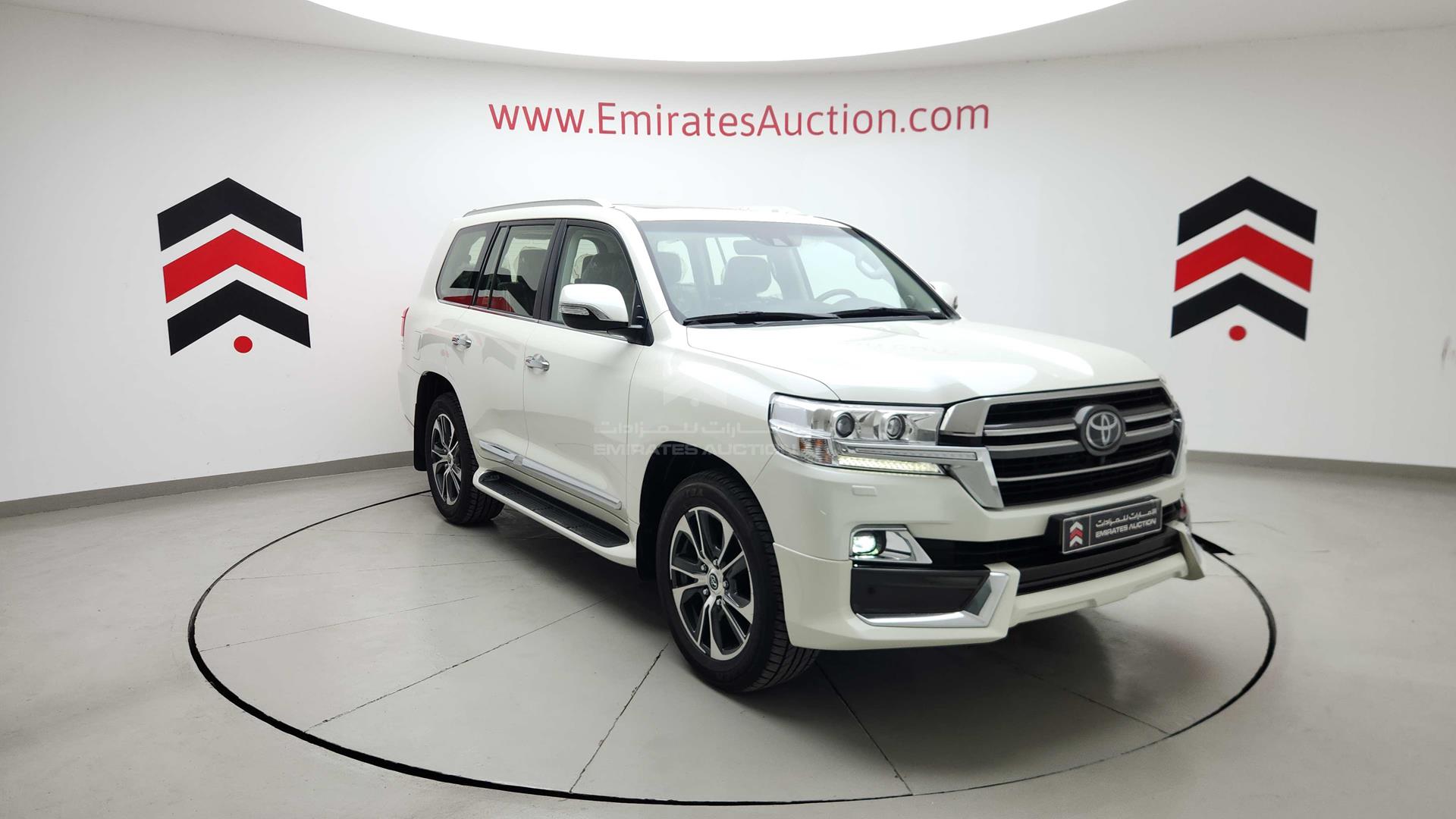 2020 TOYOTA LAND CRUISER VIN: JTMHY05J6L4088532