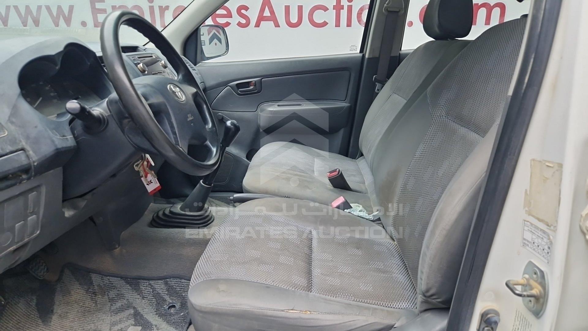 2015 TOYOTA HILUX VIN: MR0EX12G5F2354399