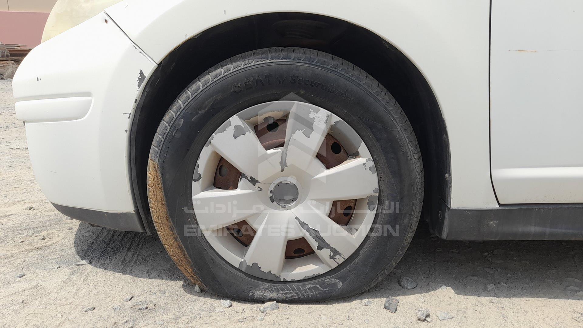 2011 NISSAN TIIDA VIN: 3N1BC1A69BK198472