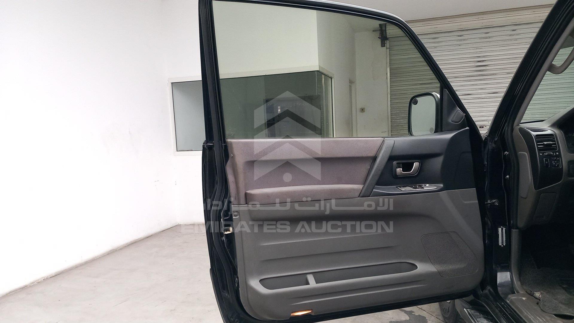 2007 MITSUBISHI PAJERO VIN: JMYMRV63W7J706149