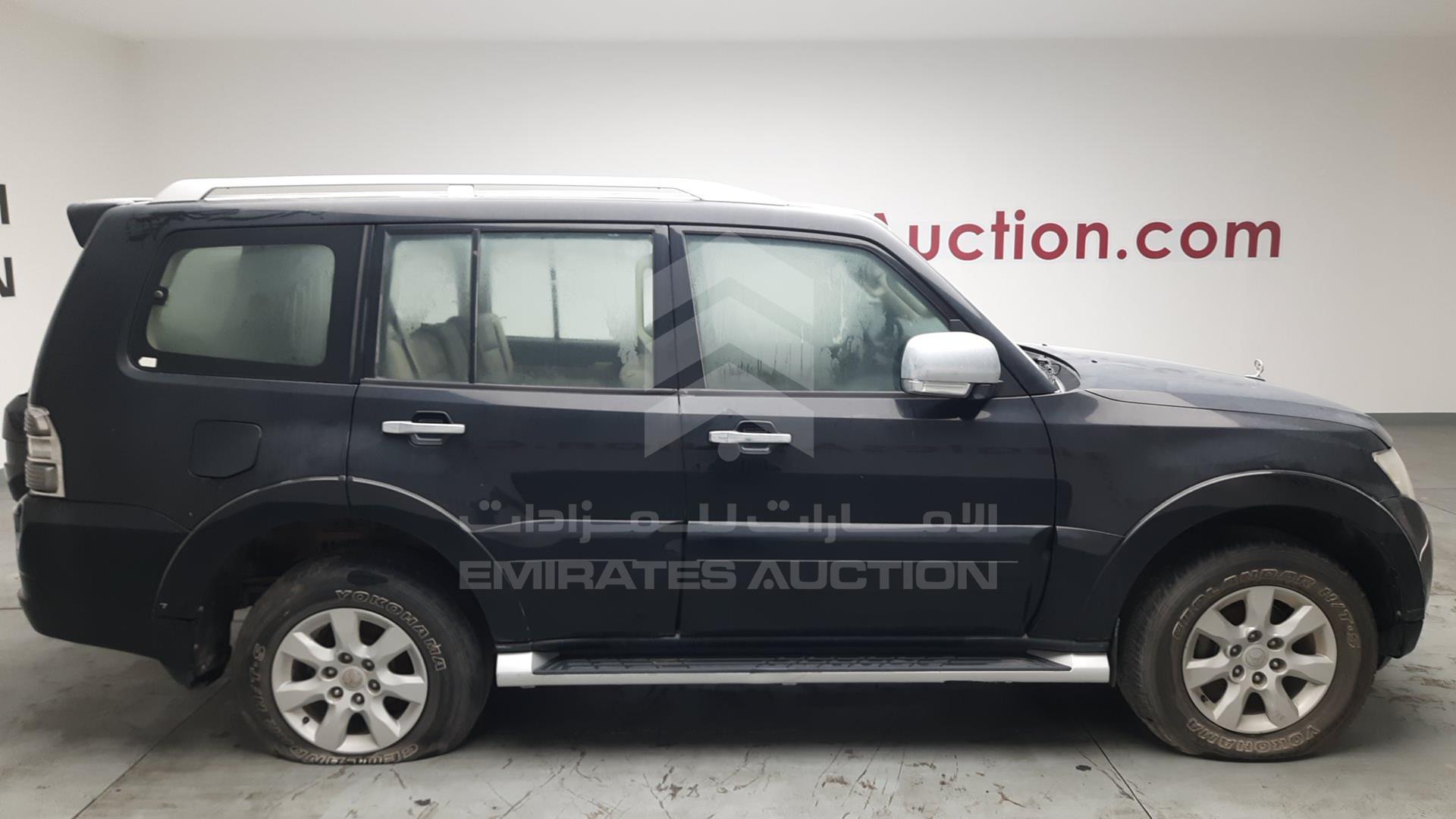 2011 MITSUBISHI PAJERO VIN: JMYLRV95WBJ709201