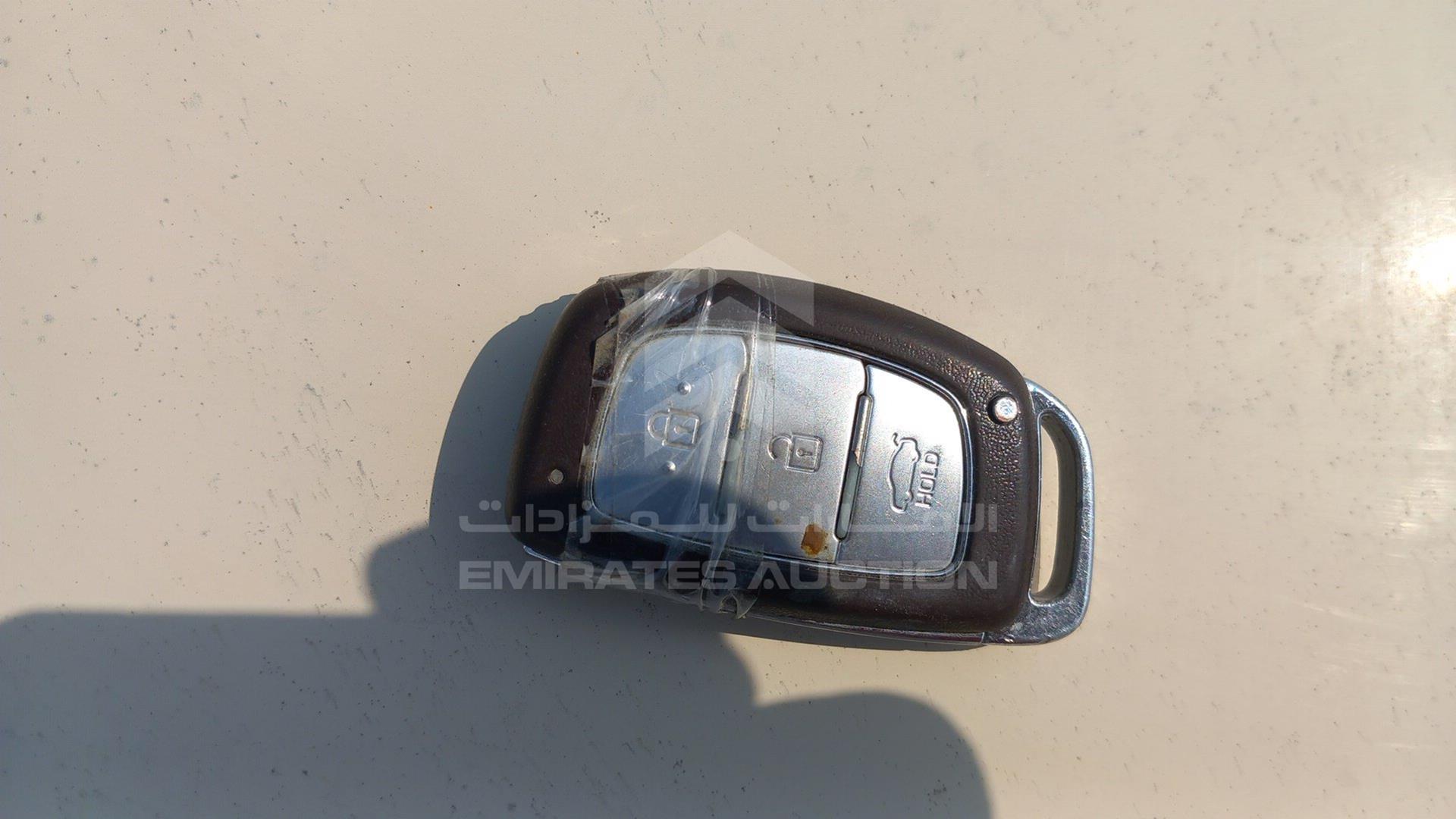 2018 HYUNDAI SONATA VIN: KMHE24132JA082093