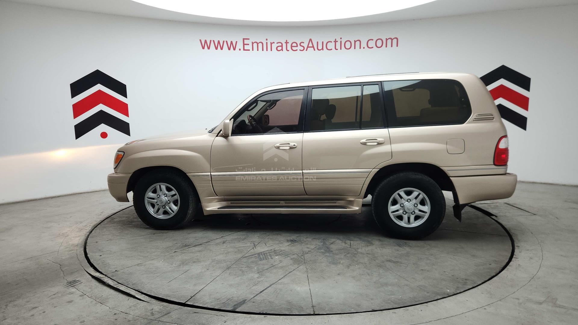 2001 LEXUS LX 470 VIN: JTJHT00W513501087