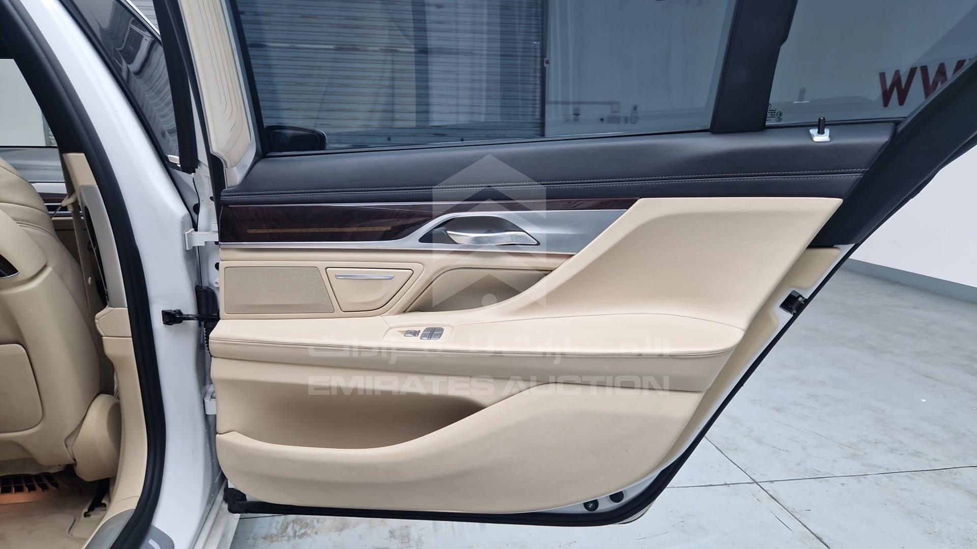 2016 BMW 740 LI VIN: WBA7E2107GG402235