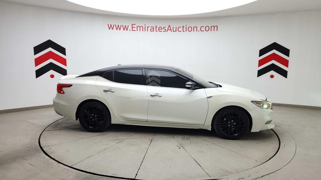 2016 Nissan Maxima — Right Full View — Photo 38