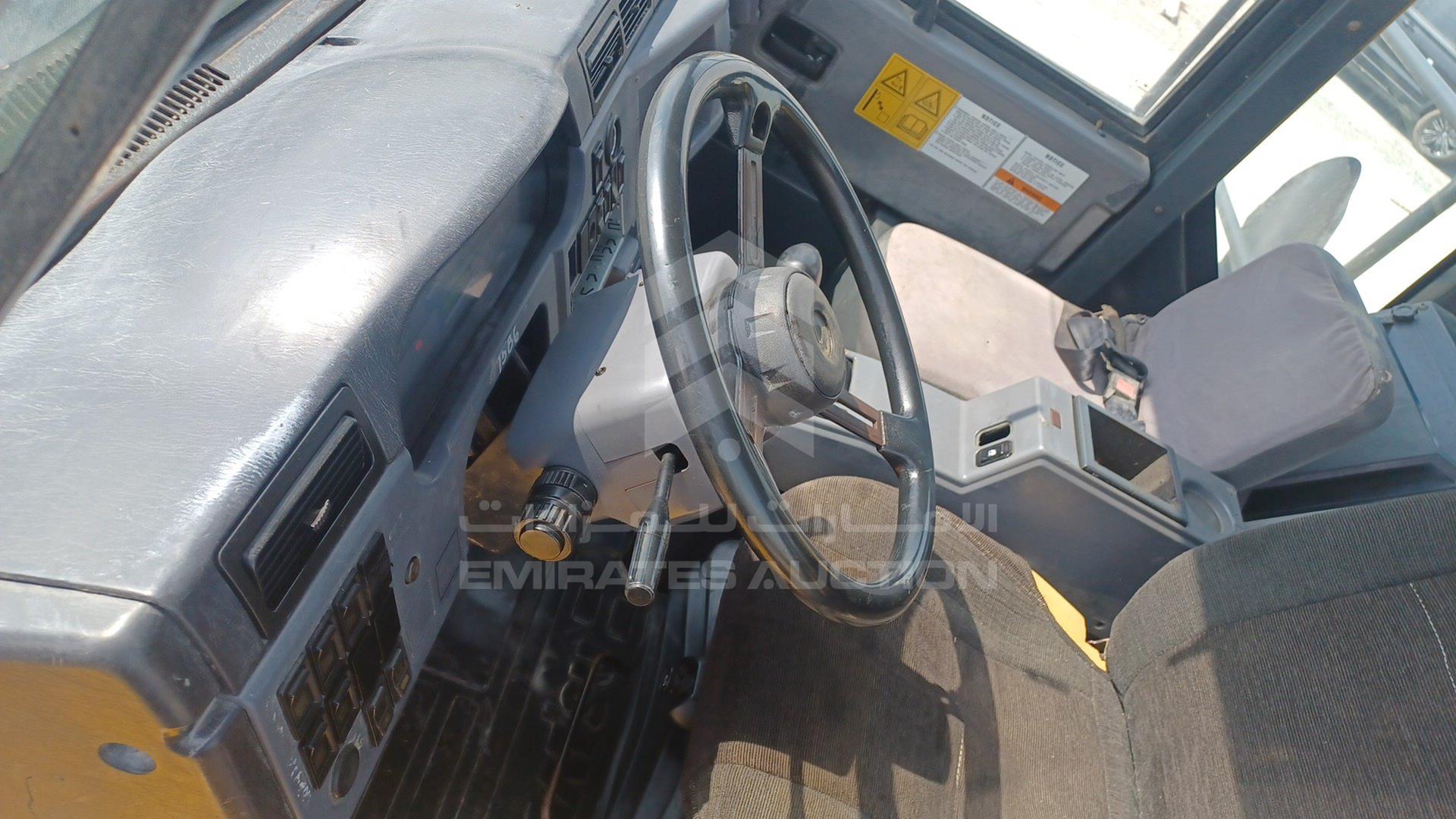 2015 KOMATSU HM400-2R VIN: KMTHM010V29007229