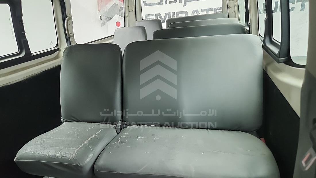 نيسان أورفان 2015 — الباب الخلفي الأيمن — صورة 28