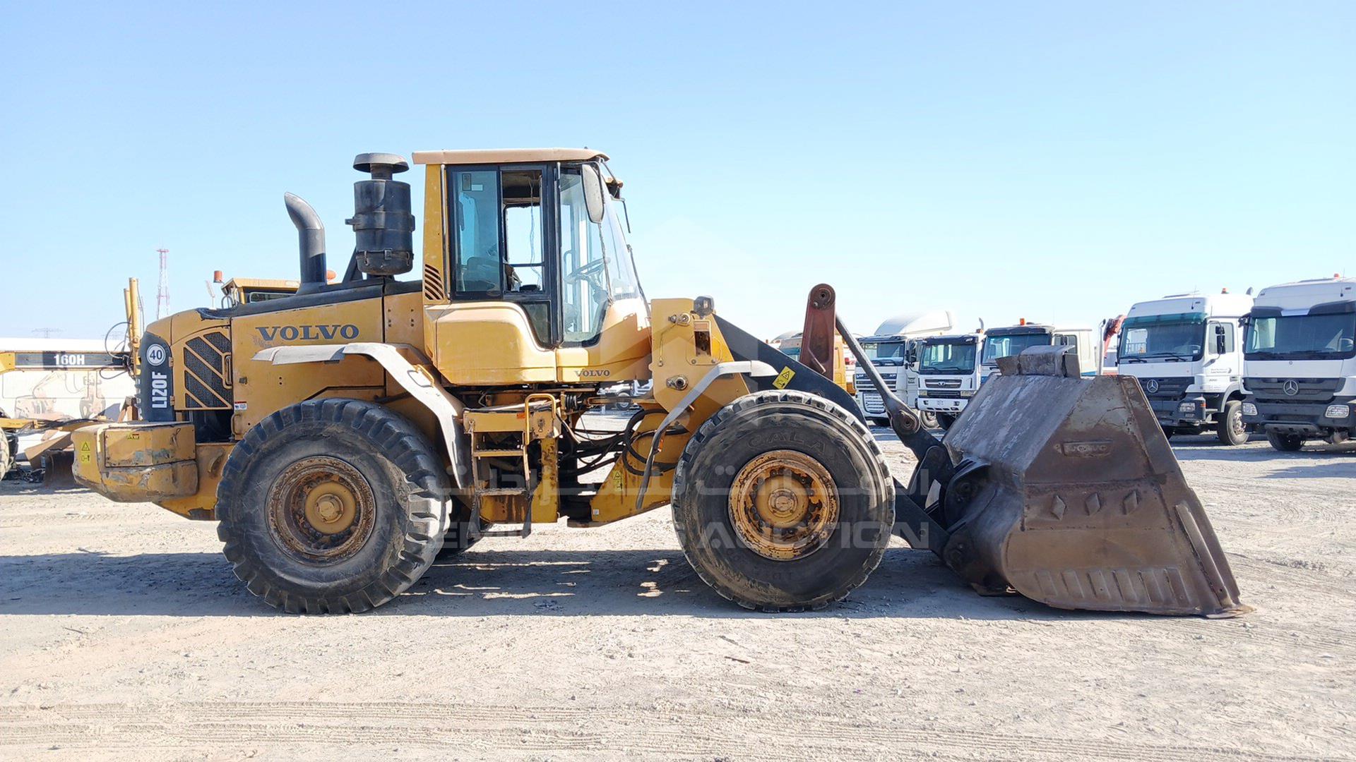 2011 VOLVO L120F VIN: VCEL120FC00026895