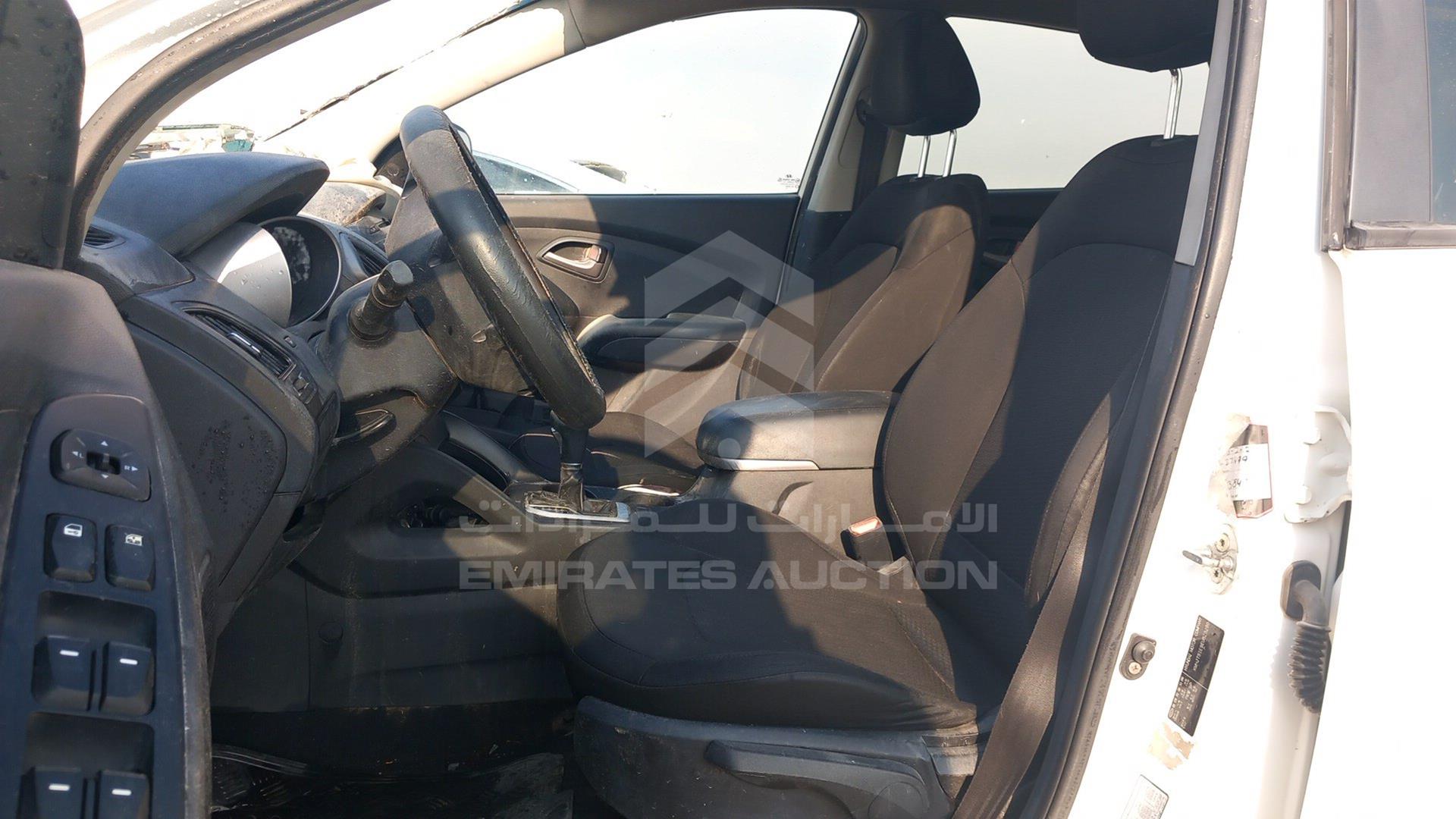 2014 HYUNDAI TUCSON VIN: KMHJT81E9EU828290
