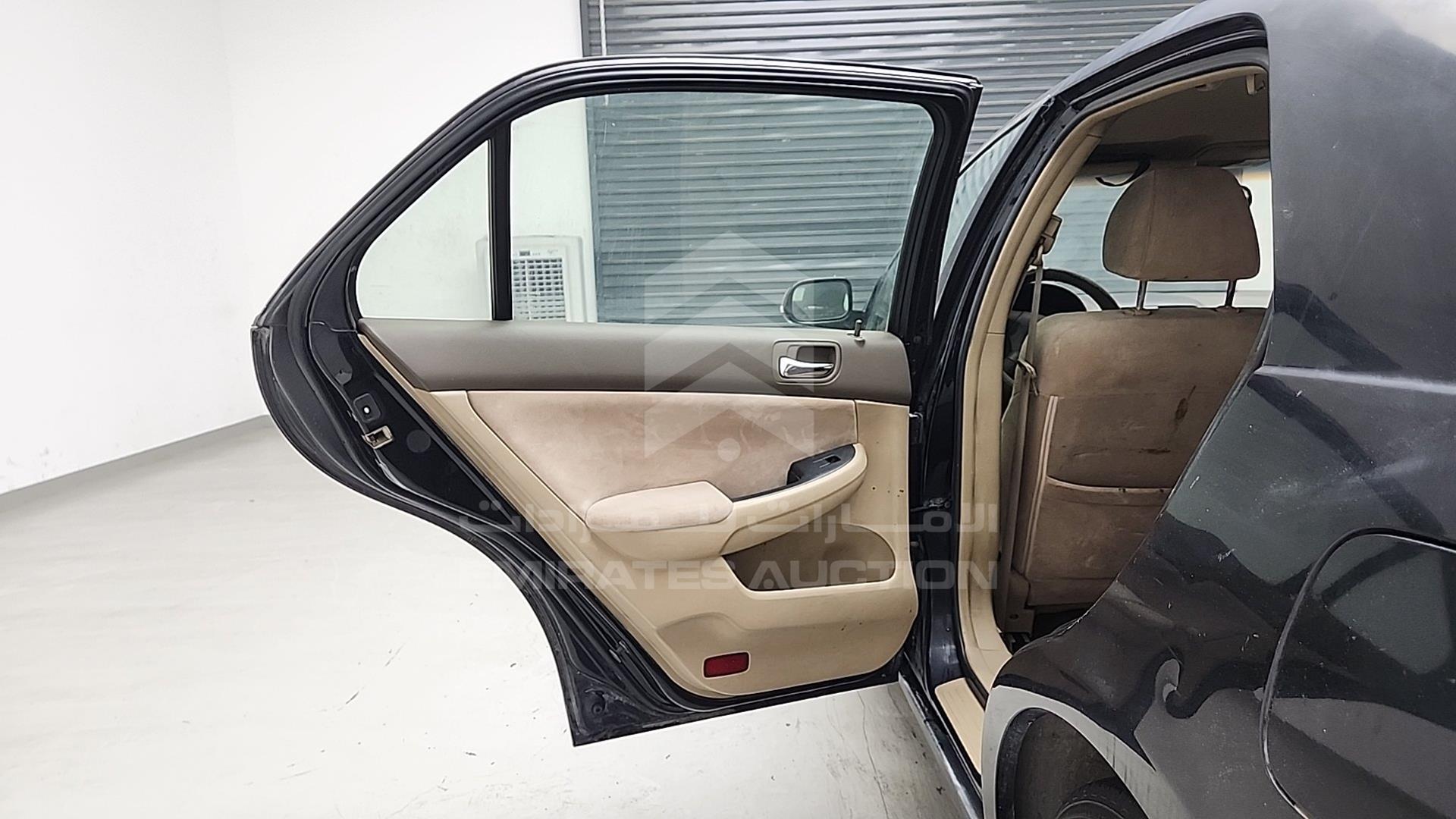 2007 HONDA ACCORD VIN: JHMCM56547C402578